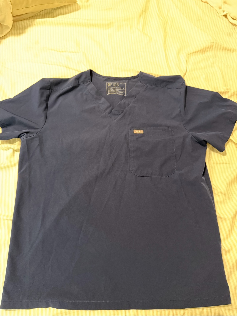 Figs Men's Navy V-Neck Medical Top
